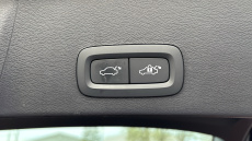 Volvo XC40 2.0 B3P Plus Dark 5dr Auto Petrol Estate